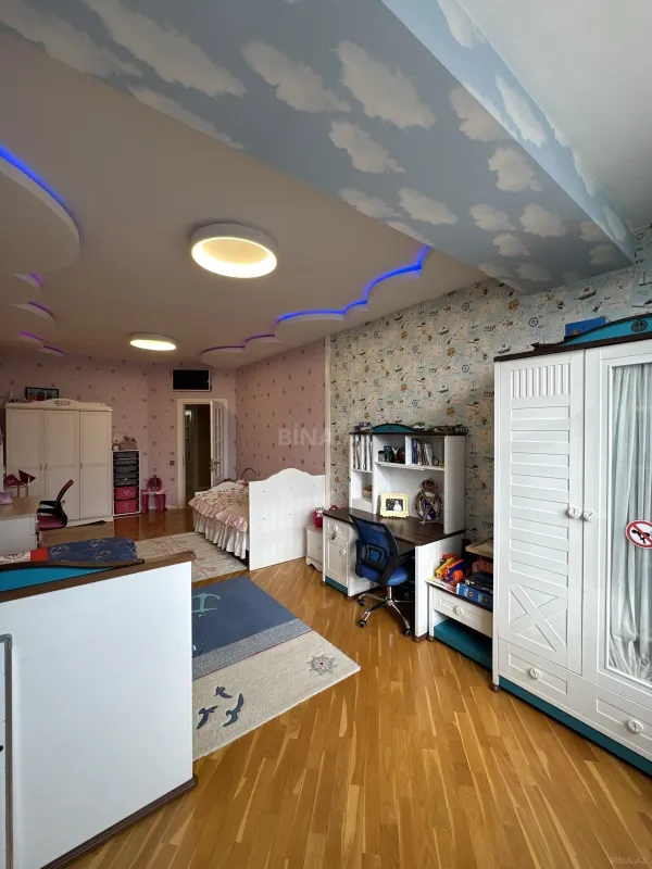 Satılır 3 otaqlı mənzil 150 m²