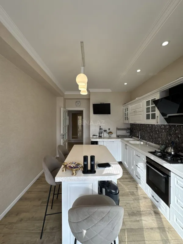 Satılır 3 otaqlı mənzil 150 m²