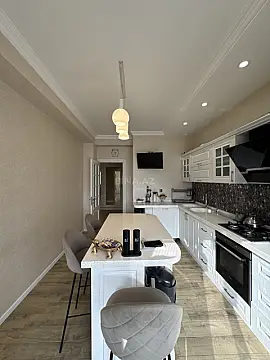 Satılır 3 otaqlı mənzil 150 m²