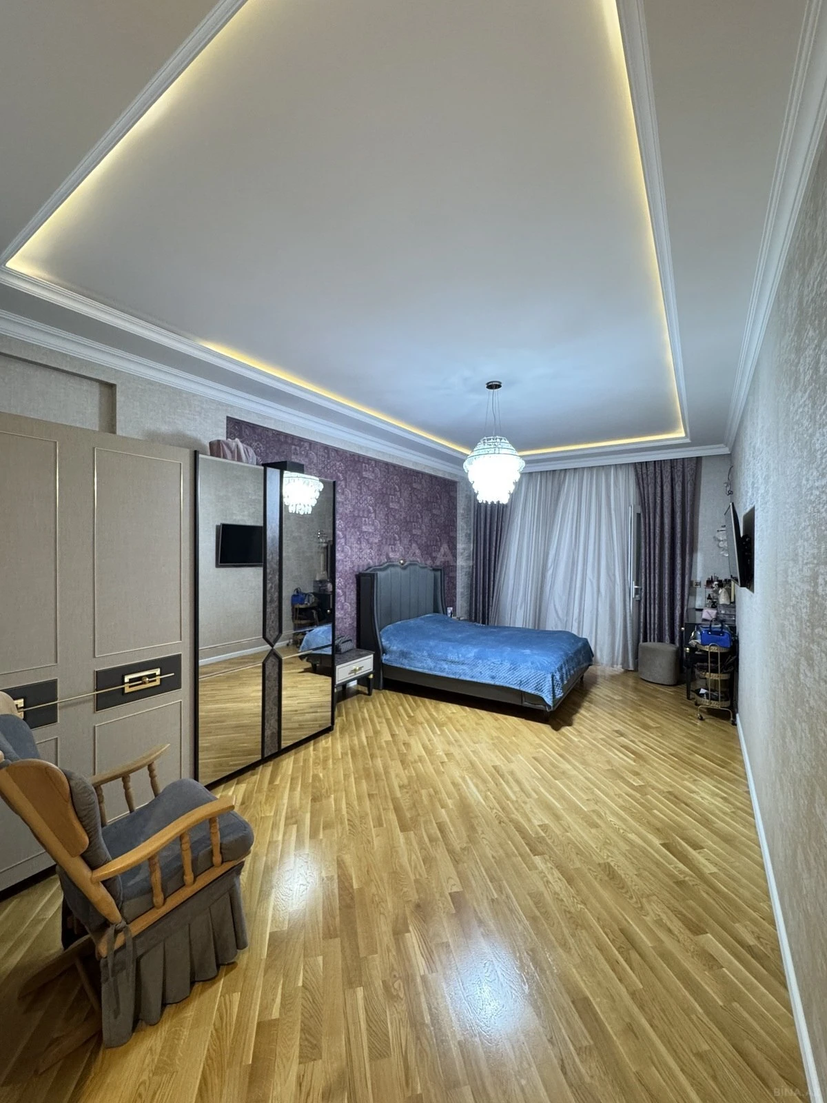 Satılır 3 otaqlı mənzil 150 m²