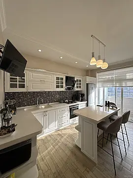 Satılır 3 otaqlı mənzil 150 m²