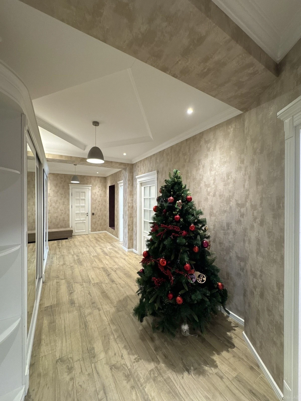 Satılır 3 otaqlı mənzil 150 m²