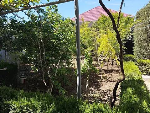 Satılır 4 otaqlı həyət evi 120 m²