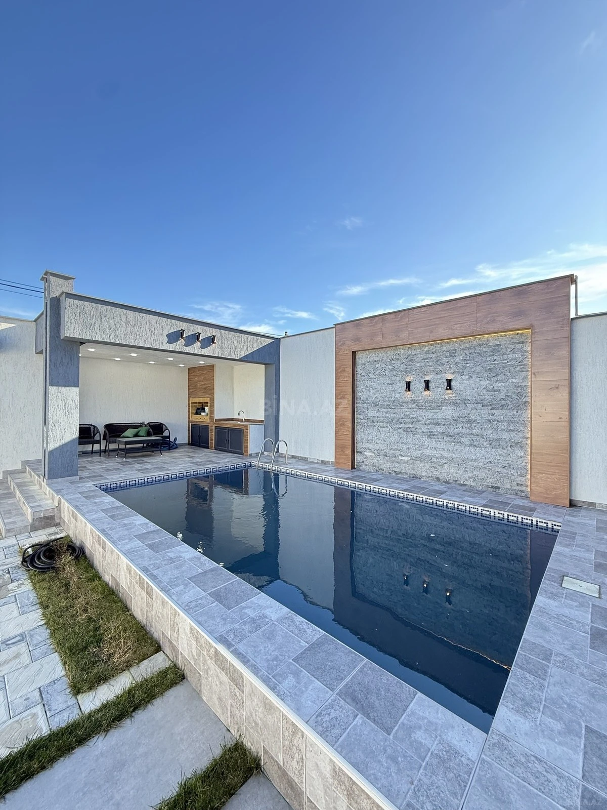 Satılır 4 otaqlı həyət evi 160 m²