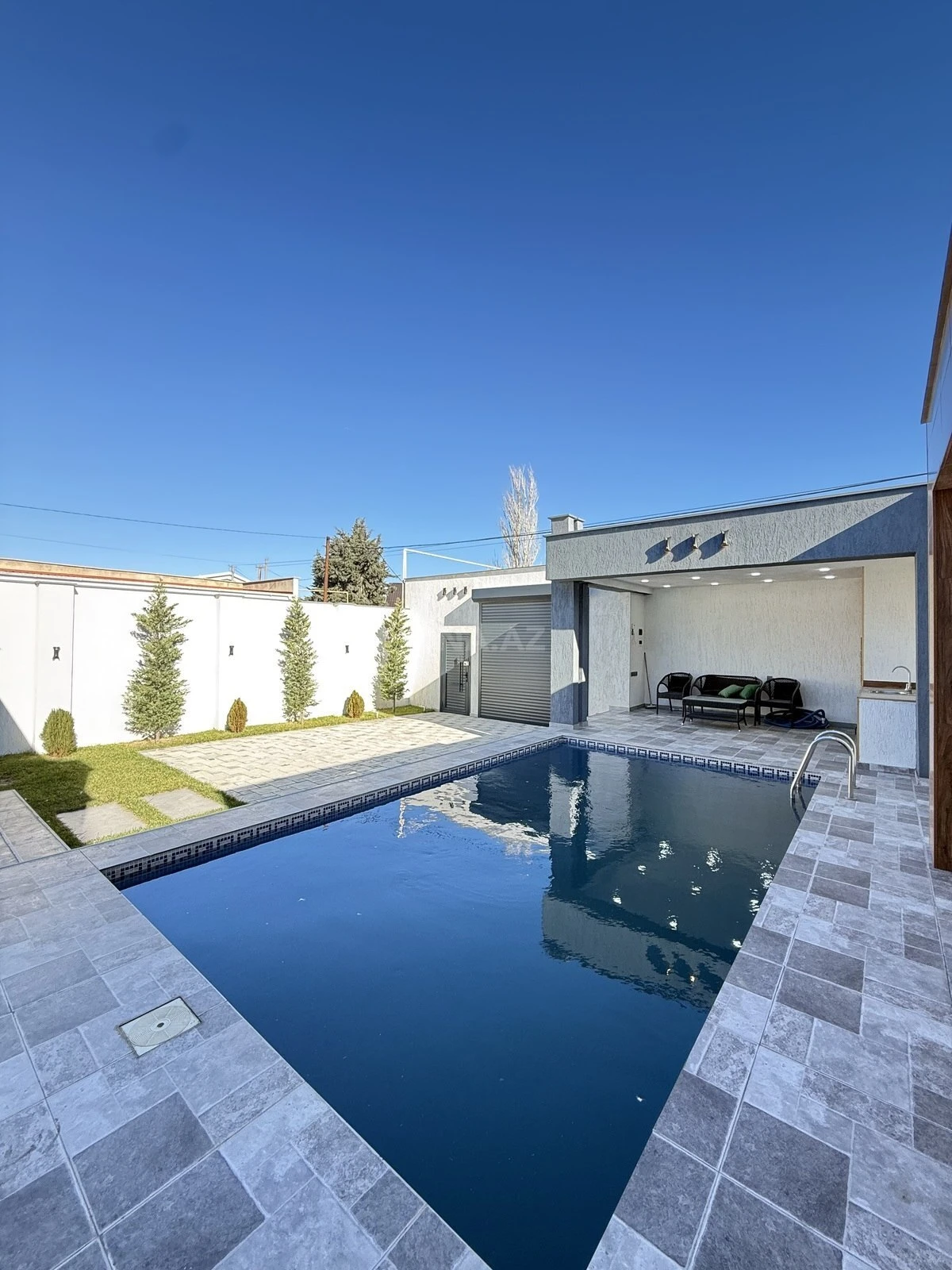 Satılır 4 otaqlı həyət evi 160 m²