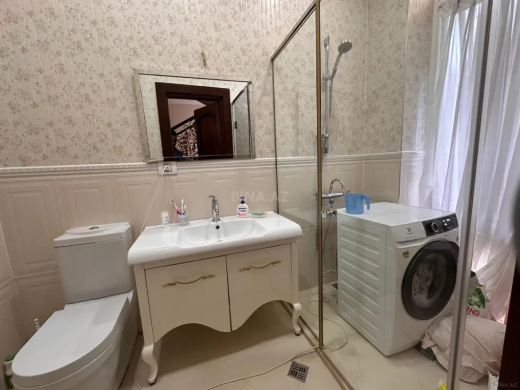 Satılır 10 otaqlı həyət evi 500 m²