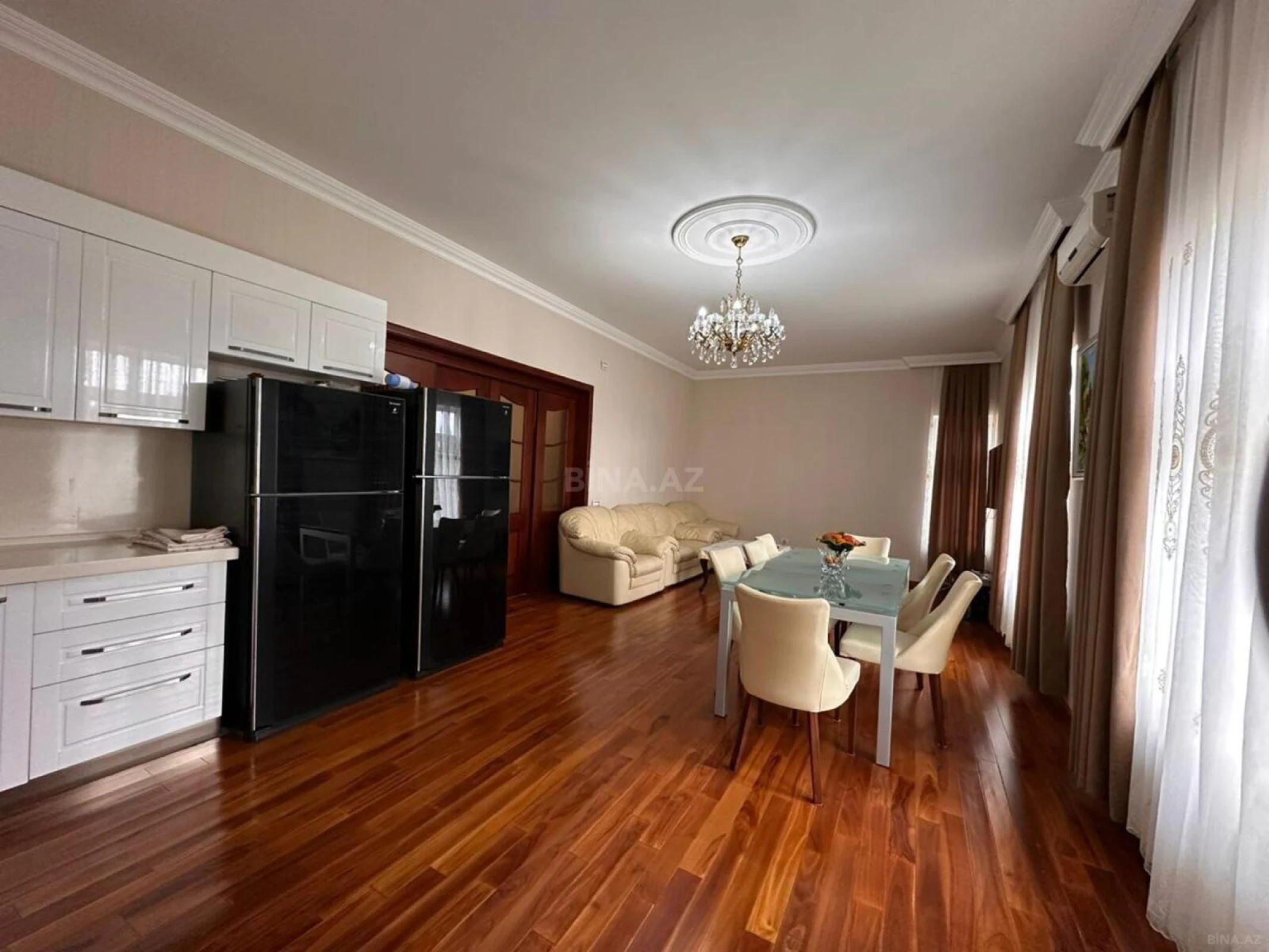 Satılır 10 otaqlı həyət evi 500 m²