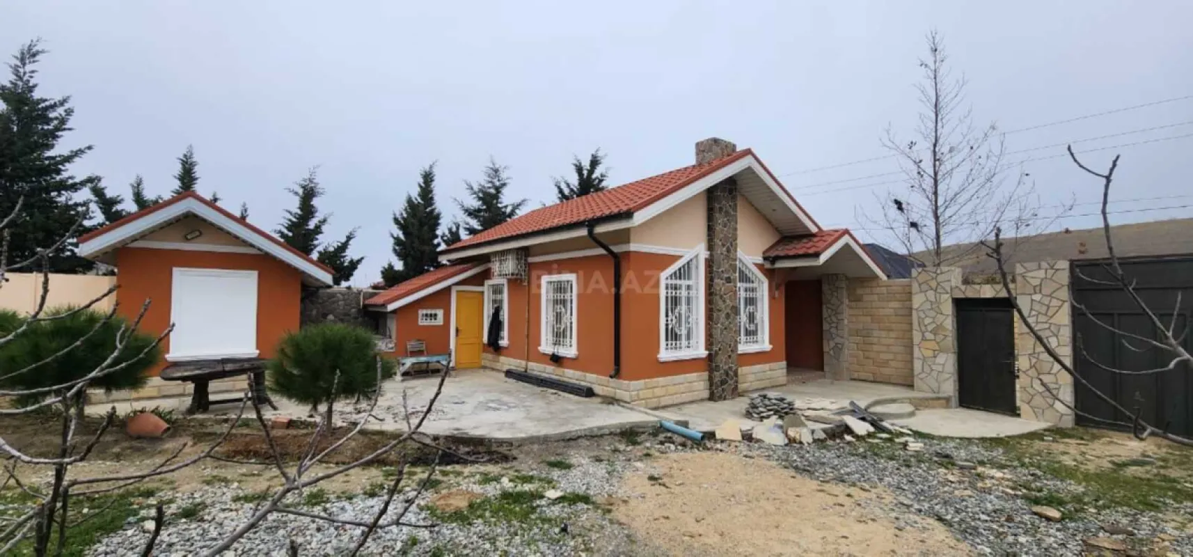 Satılır 4 otaqlı həyət evi 200 m²