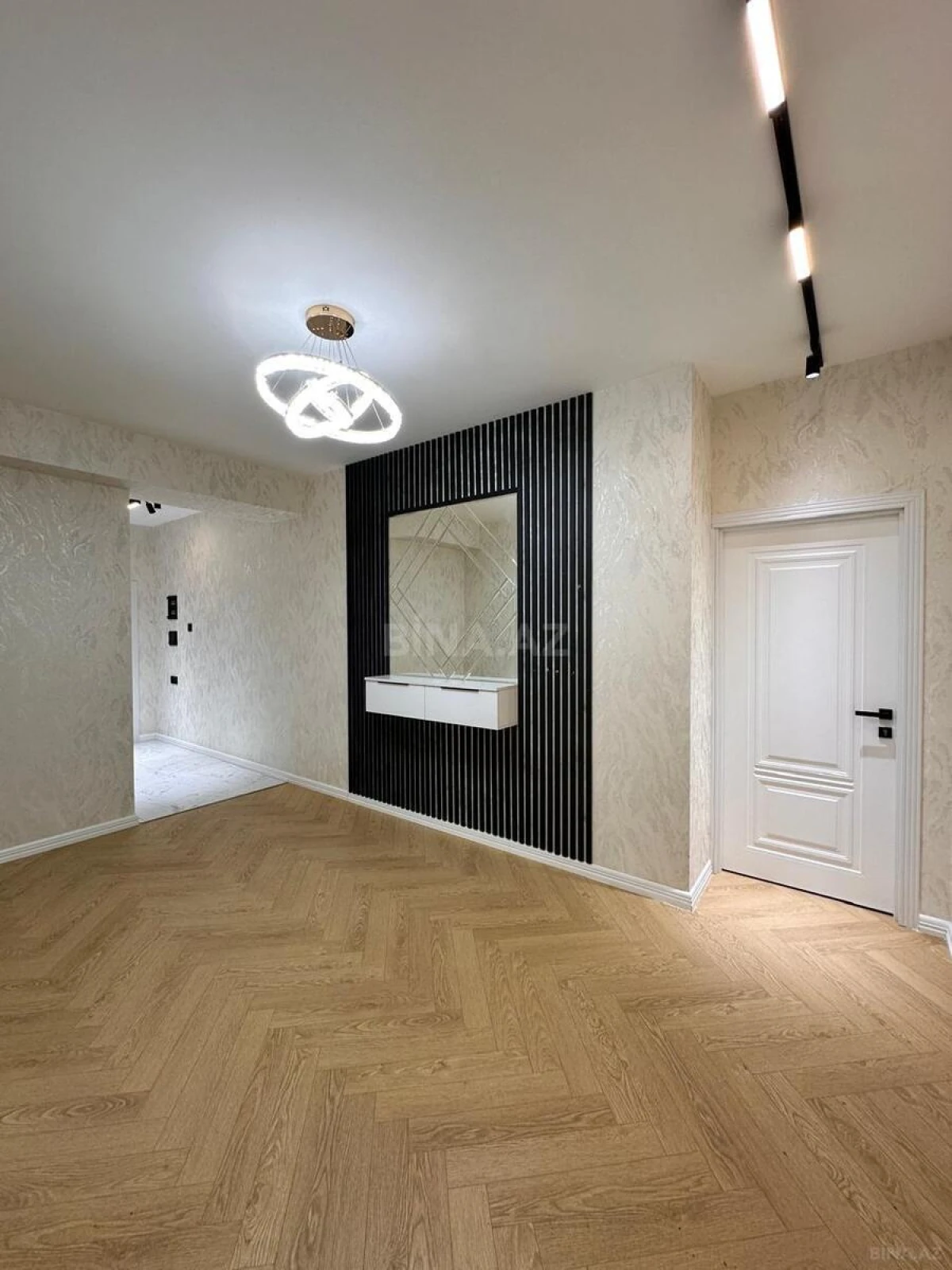 Satılır 2 otaqlı mənzil 89 m²