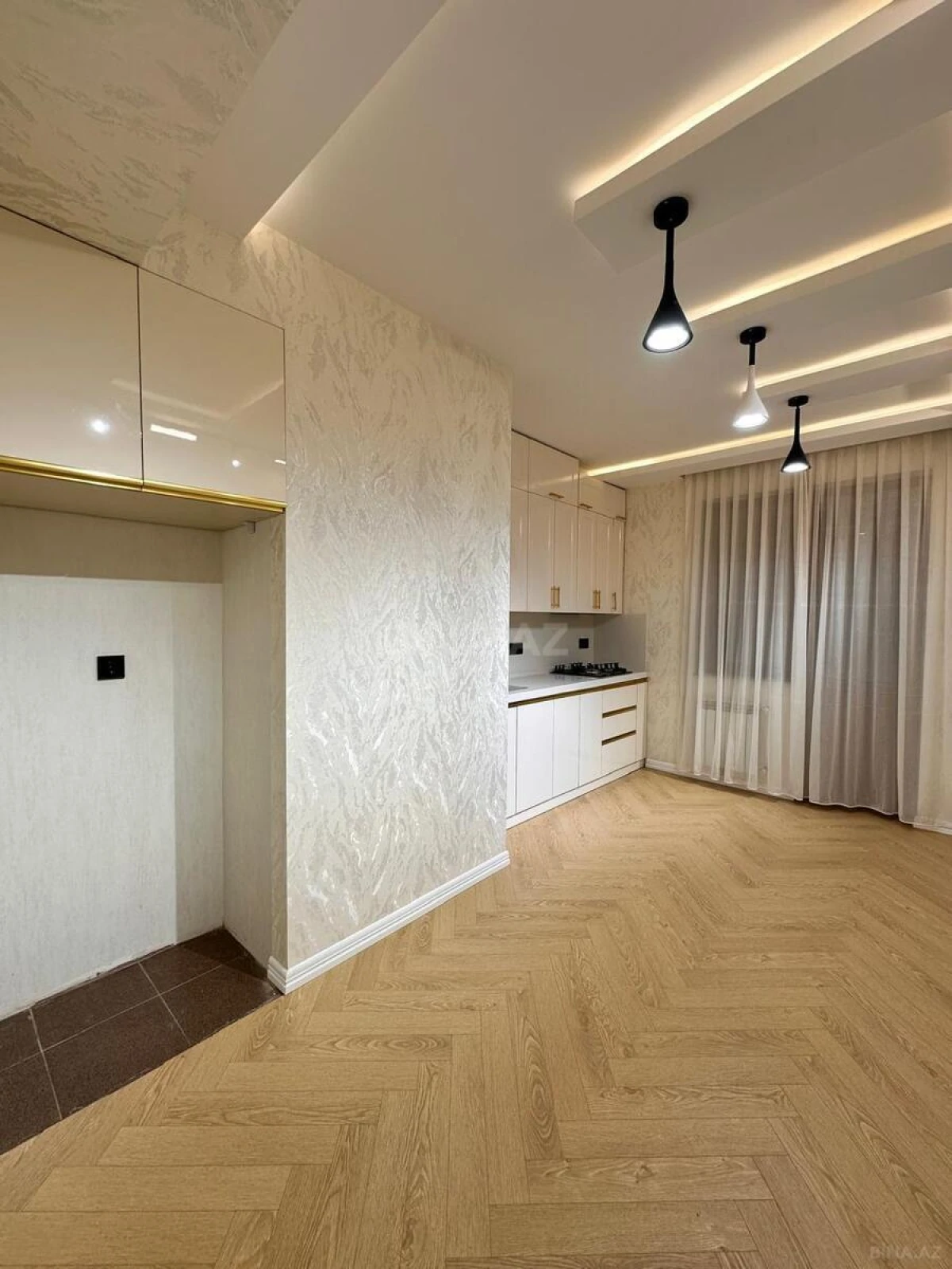 Satılır 2 otaqlı mənzil 89 m²
