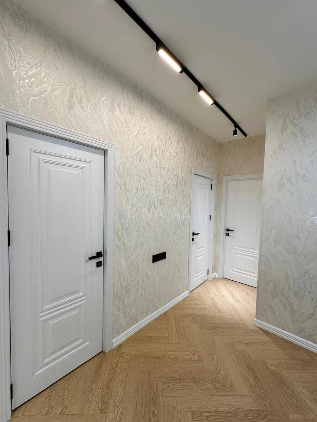 Satılır 2 otaqlı mənzil 89 m²