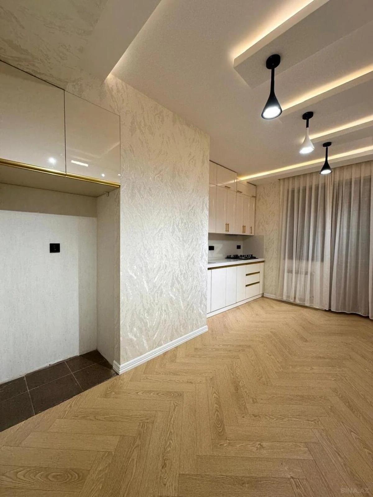 Satılır 2 otaqlı mənzil 89 m²