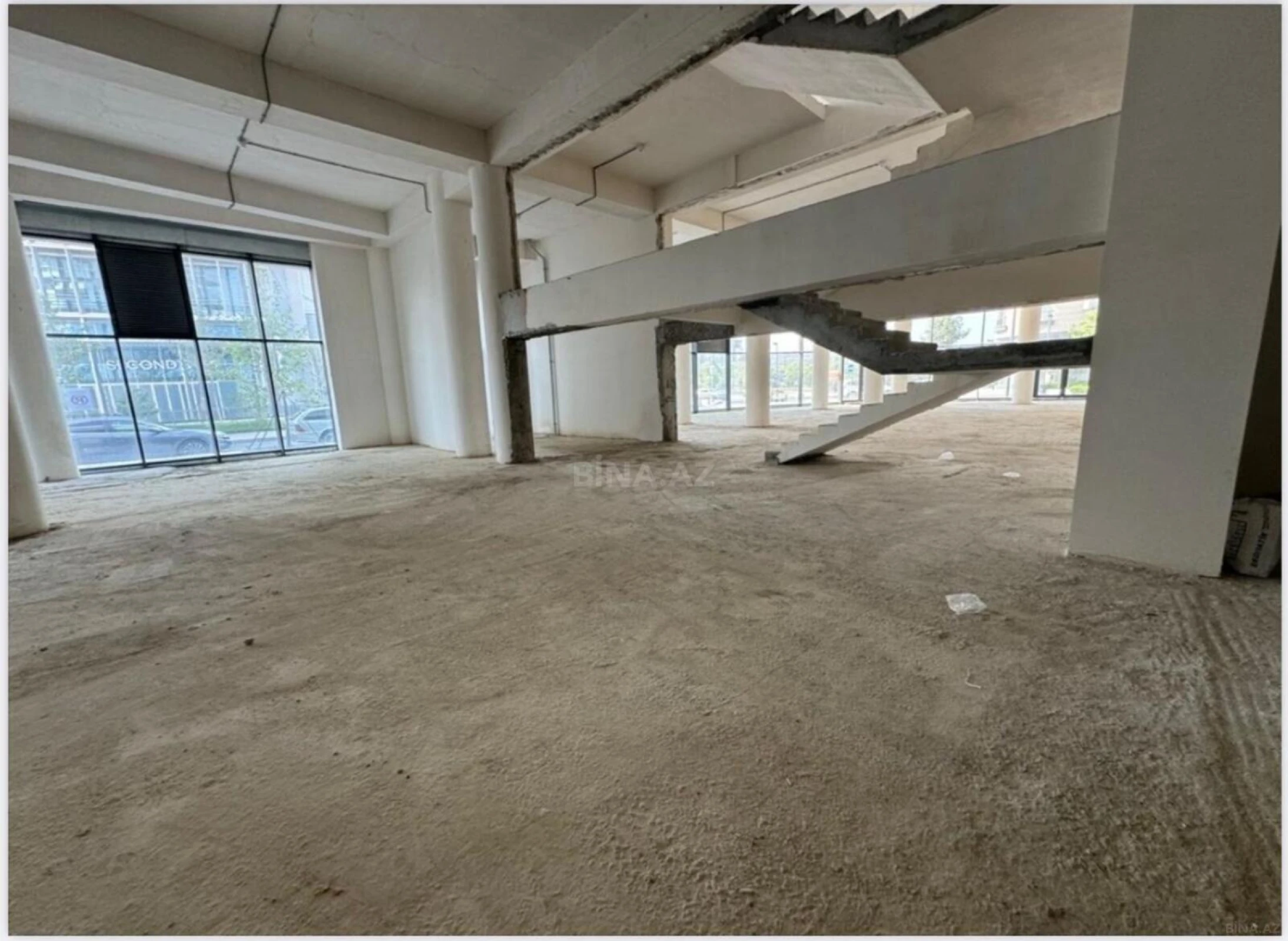 Kirayə verilir obyekt 1328 m²