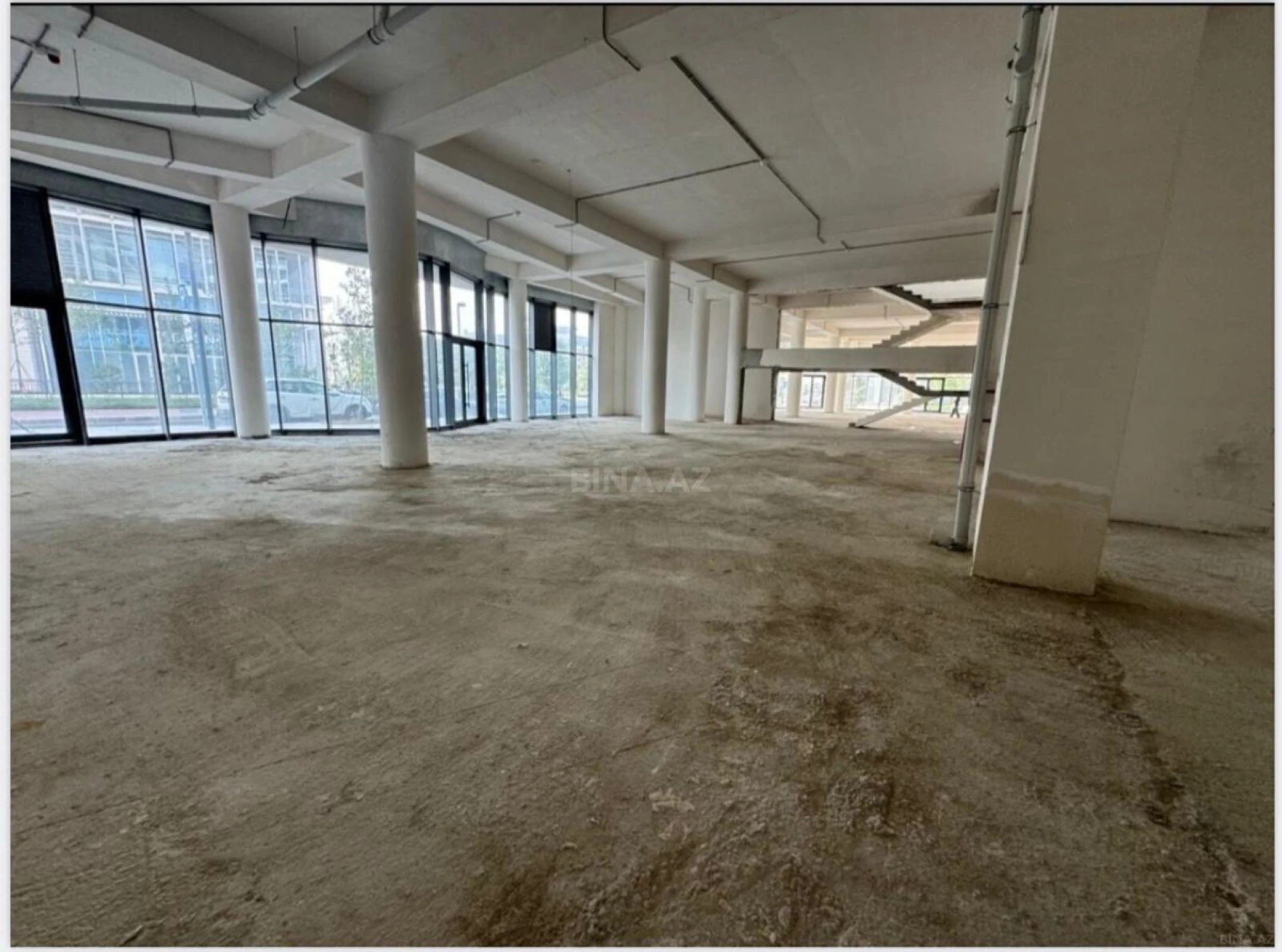 Kirayə verilir obyekt 1328 m²