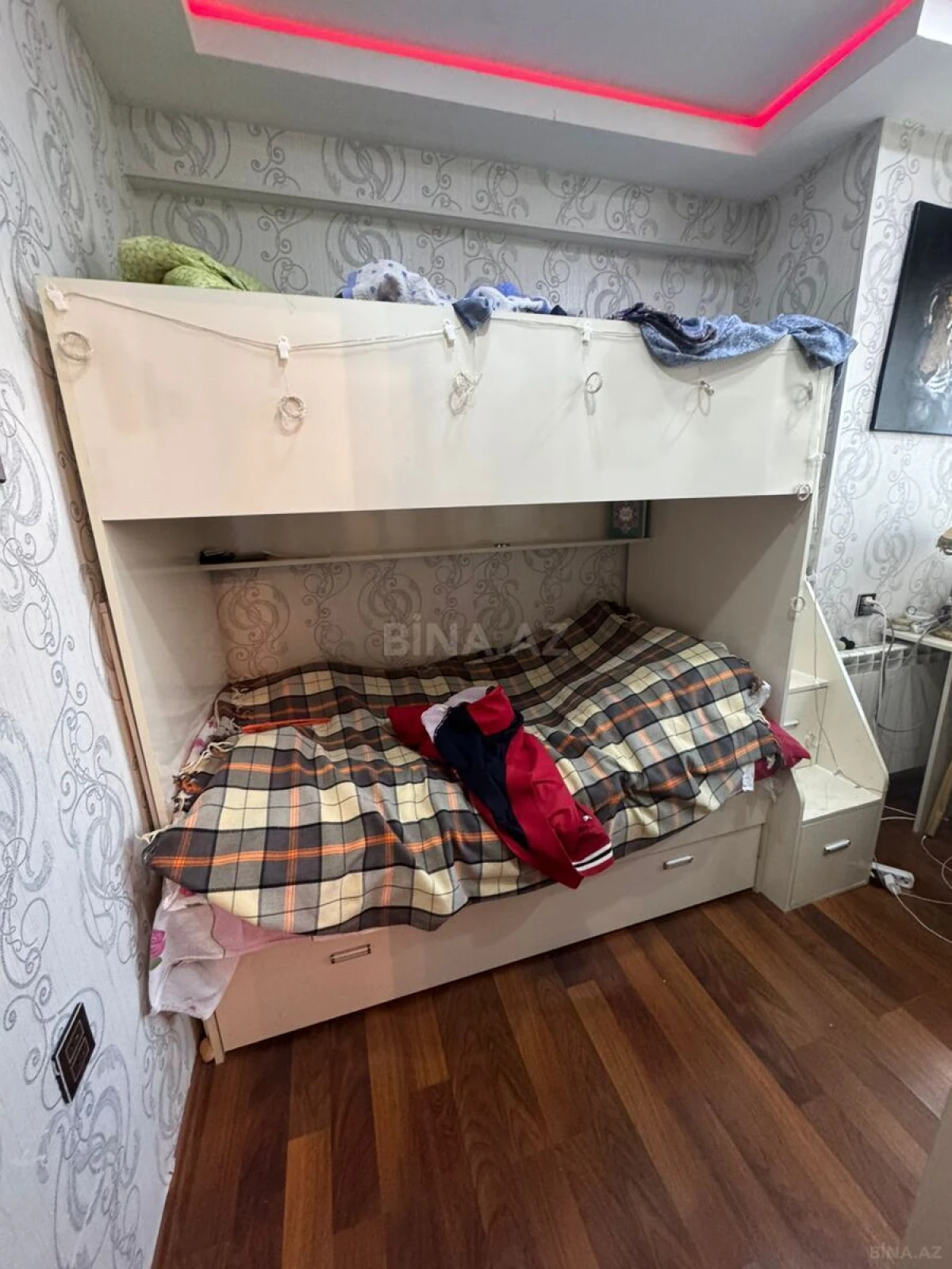 Satılır 3 otaqlı mənzil 82 m²