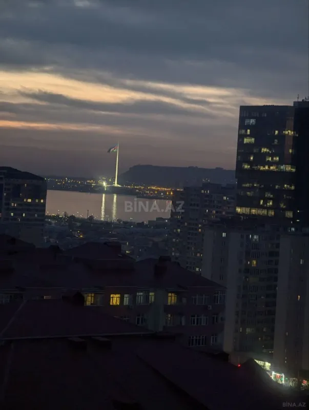 Satılır 2 otaqlı mənzil 70 m²