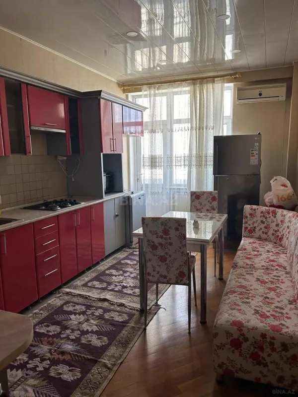 Kirayə verilir 2 otaqlı mənzil 80 m²