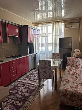 Kirayə verilir 2 otaqlı mənzil 80 m²