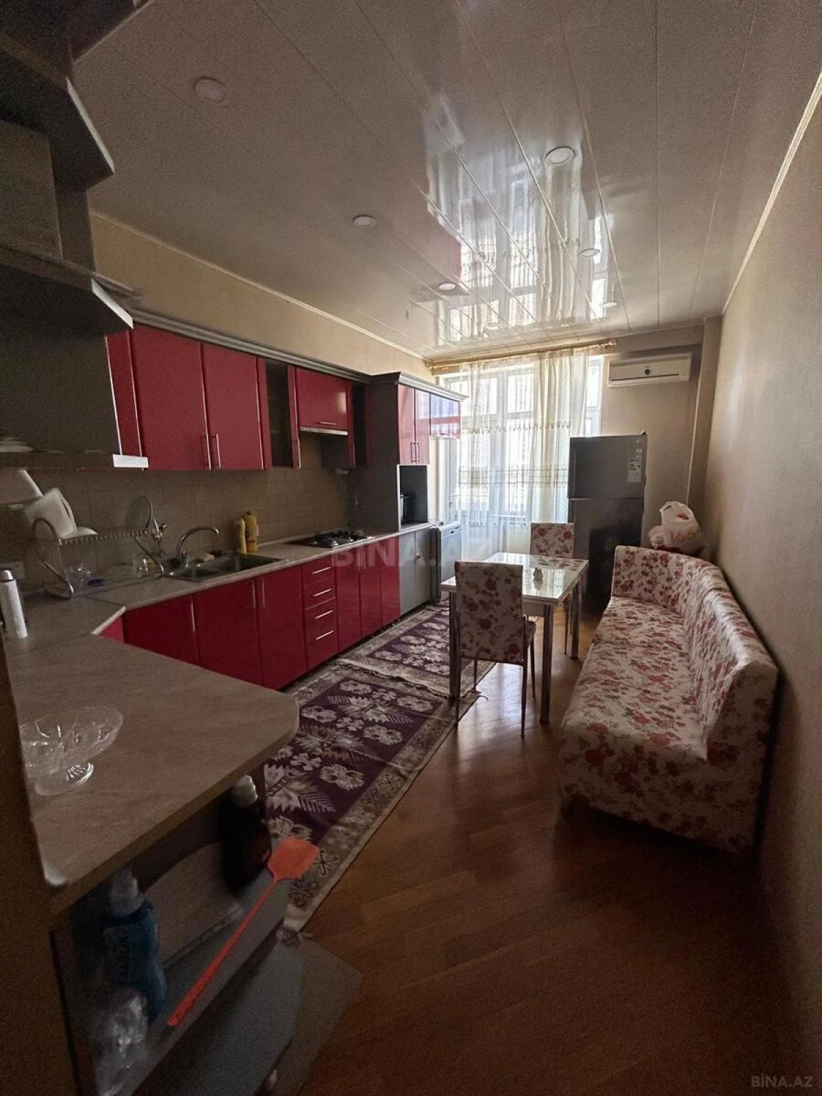 Kirayə verilir 2 otaqlı mənzil 80 m²