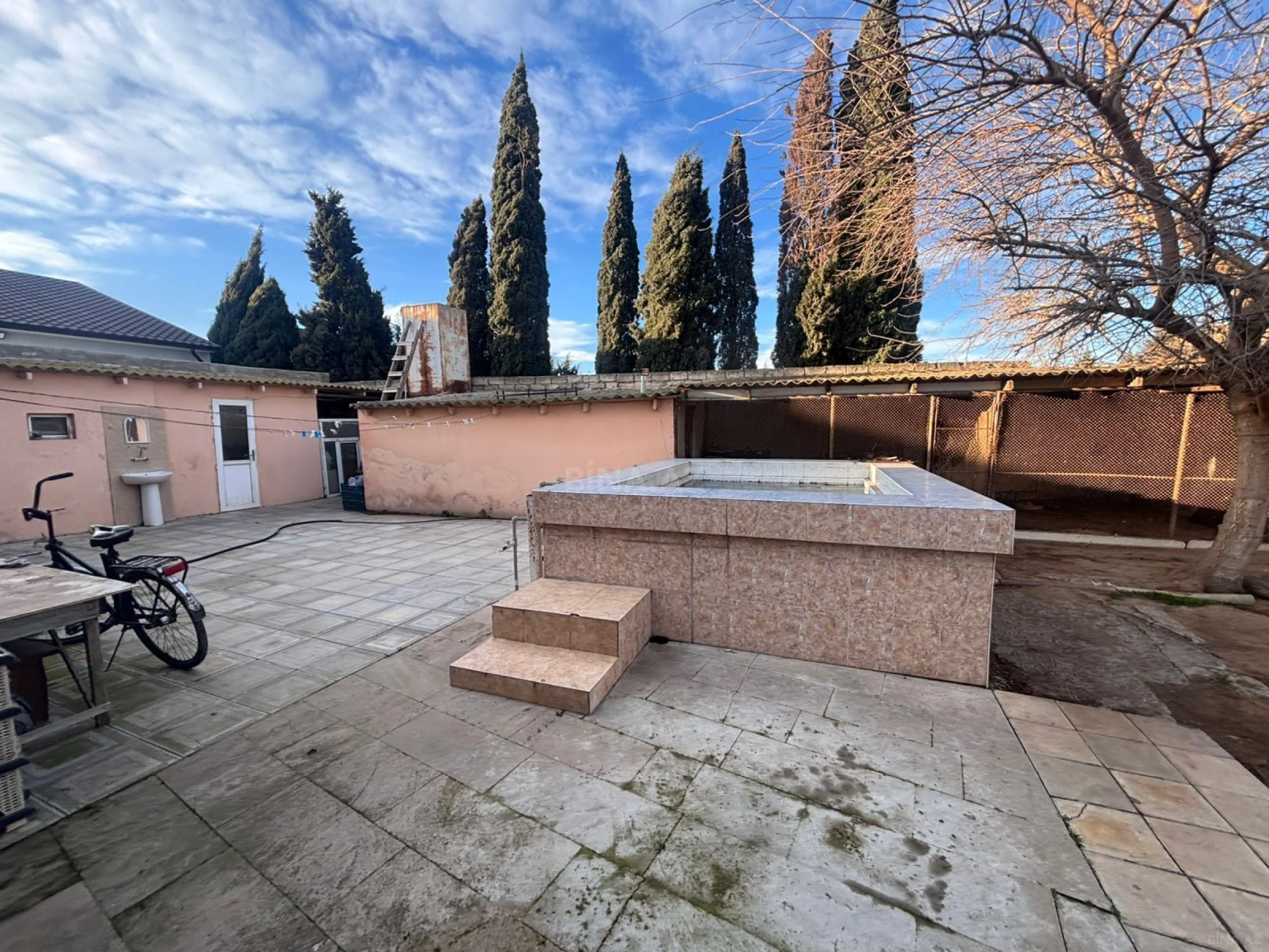 Satılır torpaq sahəsi 12 m²