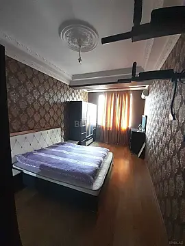 Kirayə verilir 2 otaqlı mənzil 80 m²