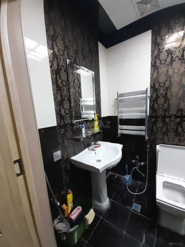 Kirayə verilir 2 otaqlı mənzil 80 m²