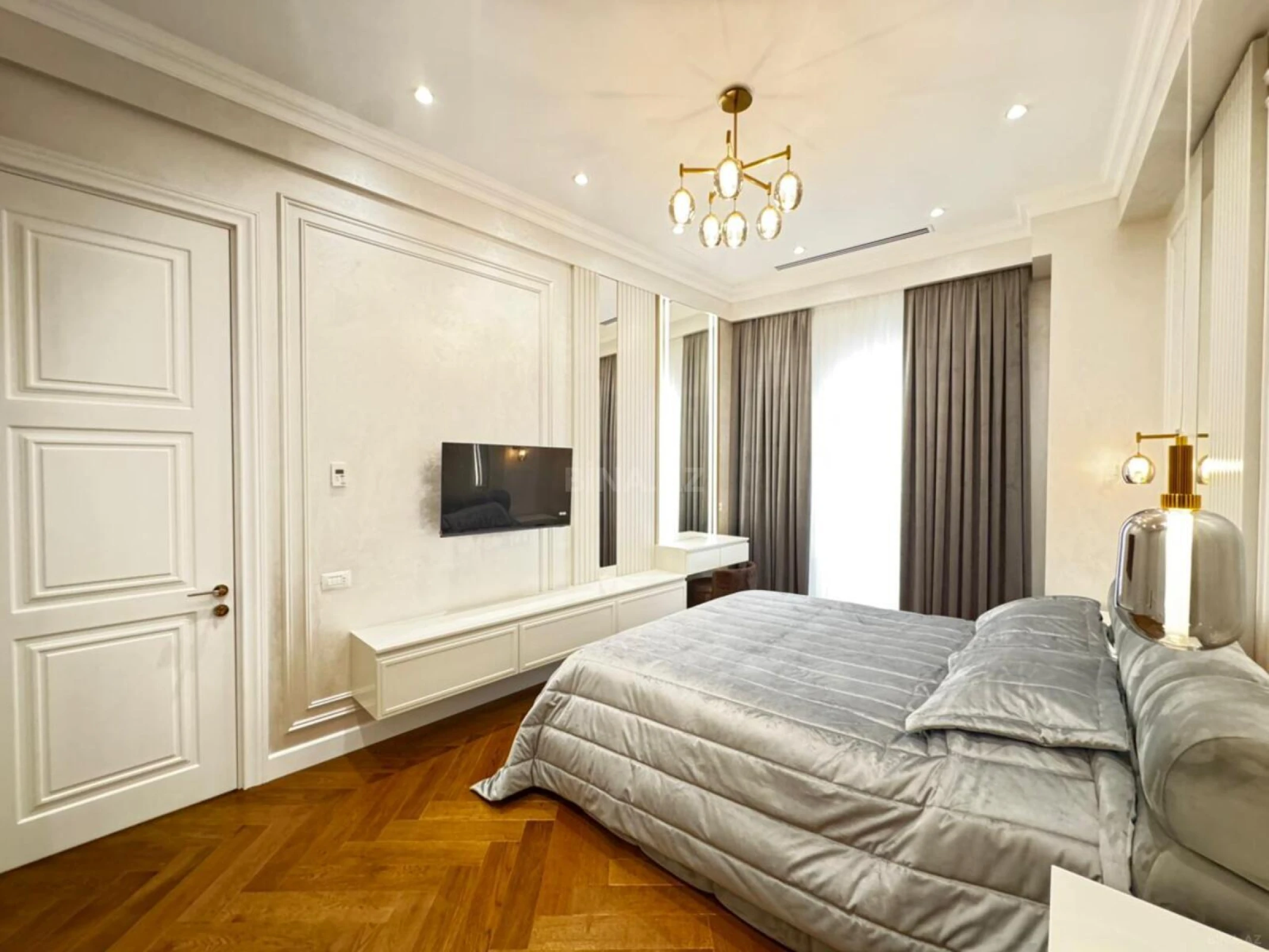 Kirayə verilir 3 otaqlı mənzil 135 m²