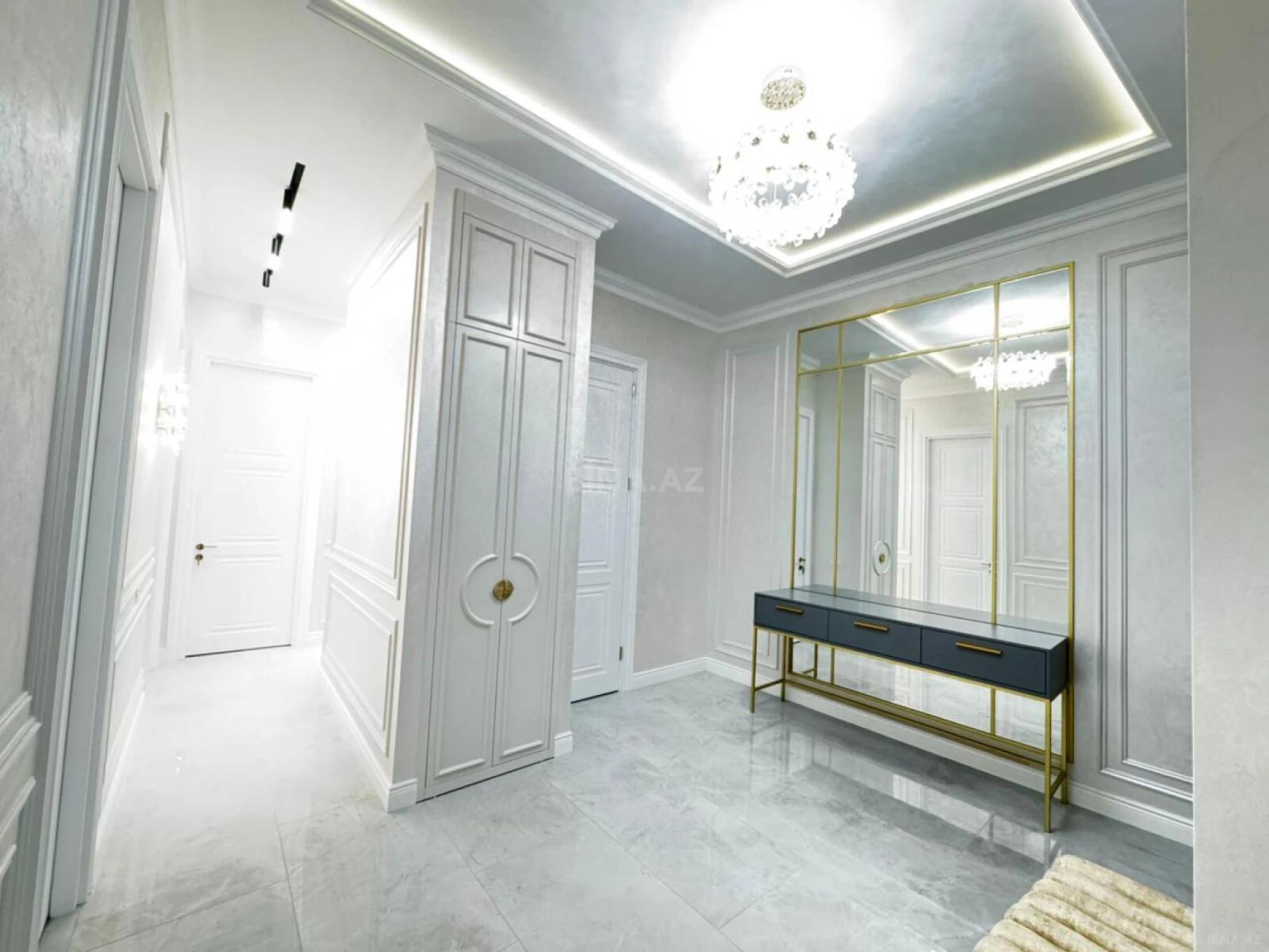 Kirayə verilir 3 otaqlı mənzil 135 m²