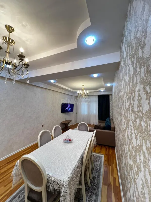 Satılır 3 otaqlı mənzil 120 m²