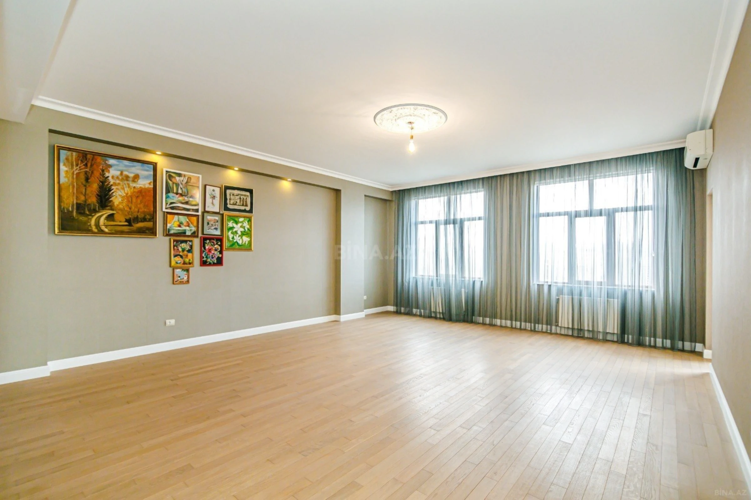 Satılır 3 otaqlı mənzil 153 m²
