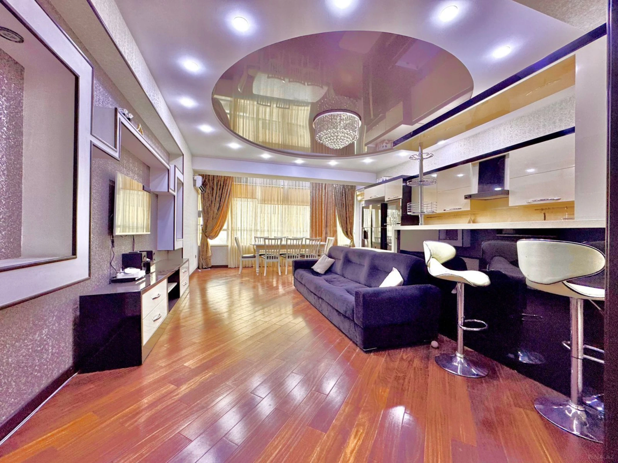 Satılır 4 otaqlı mənzil 136 m²