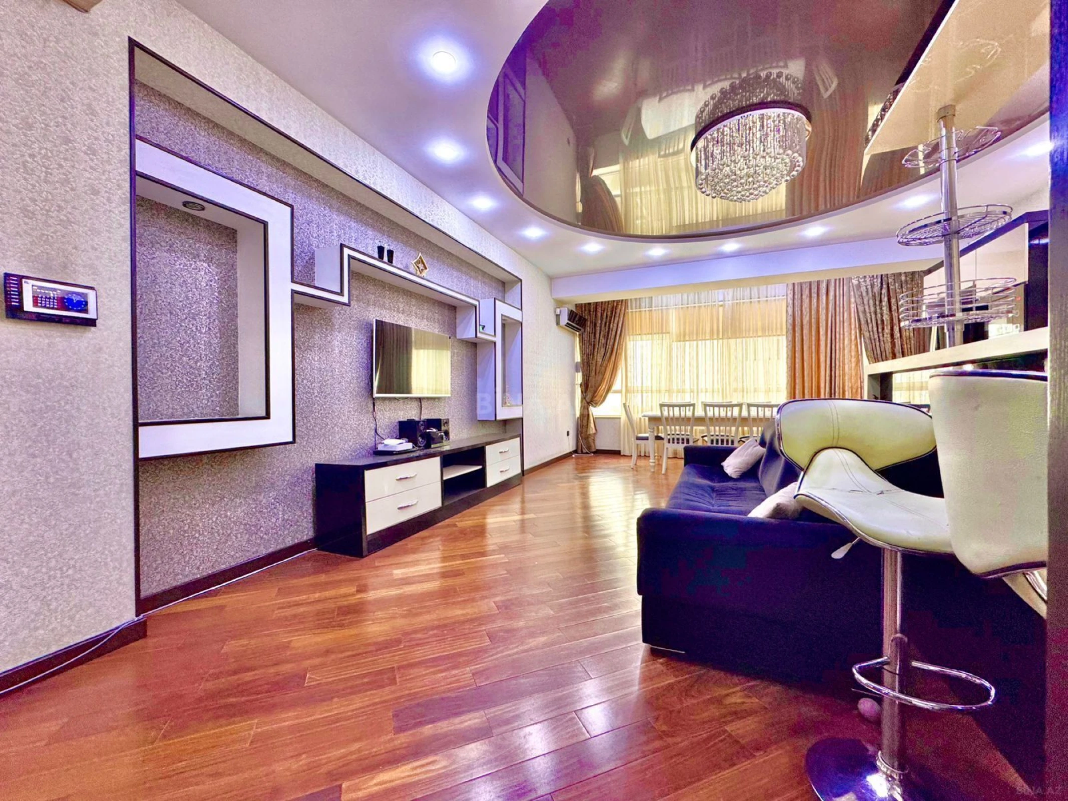 Satılır 4 otaqlı mənzil 136 m²