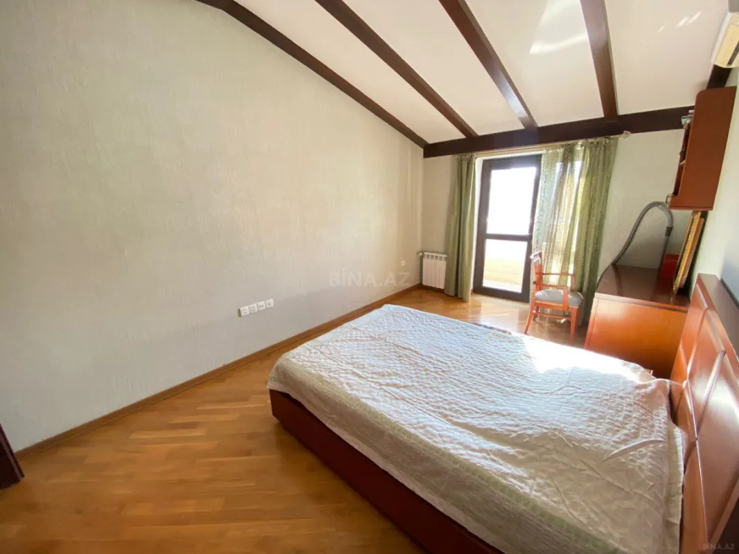 Satılır 5 otaqlı mənzil 272 m²