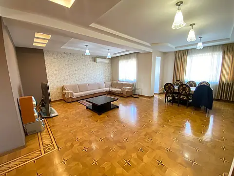 Satılır 5 otaqlı mənzil 272 m² — Bakı 5 otaq 272.00 m²