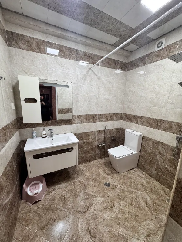 Satılır 2 otaqlı mənzil 76 m²