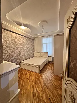 Satılır 2 otaqlı mənzil 76 m²