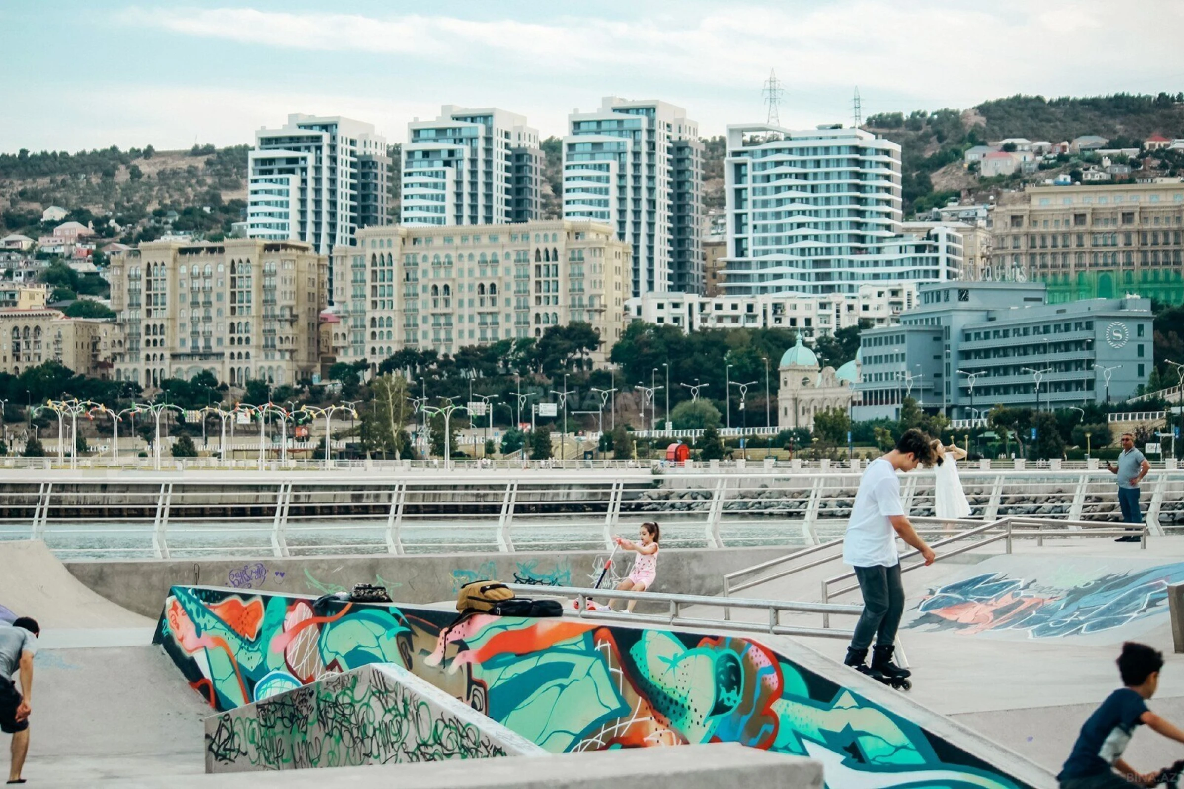 Satılır obyekt 432 m²