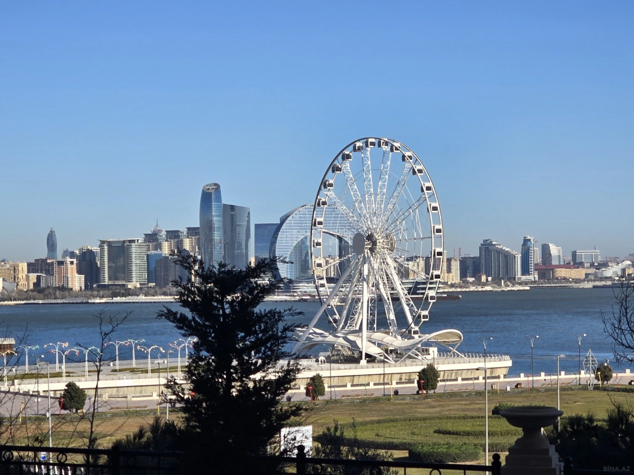 Satılır obyekt 432 m²