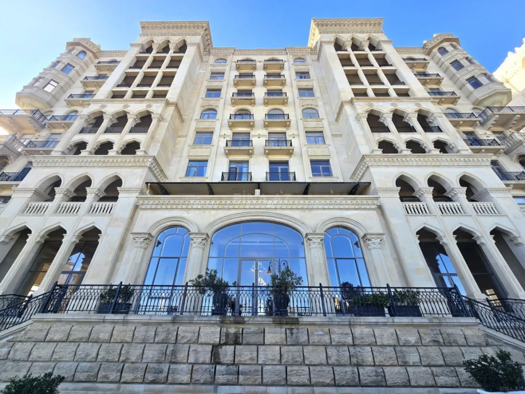 Satılır obyekt 432 m²