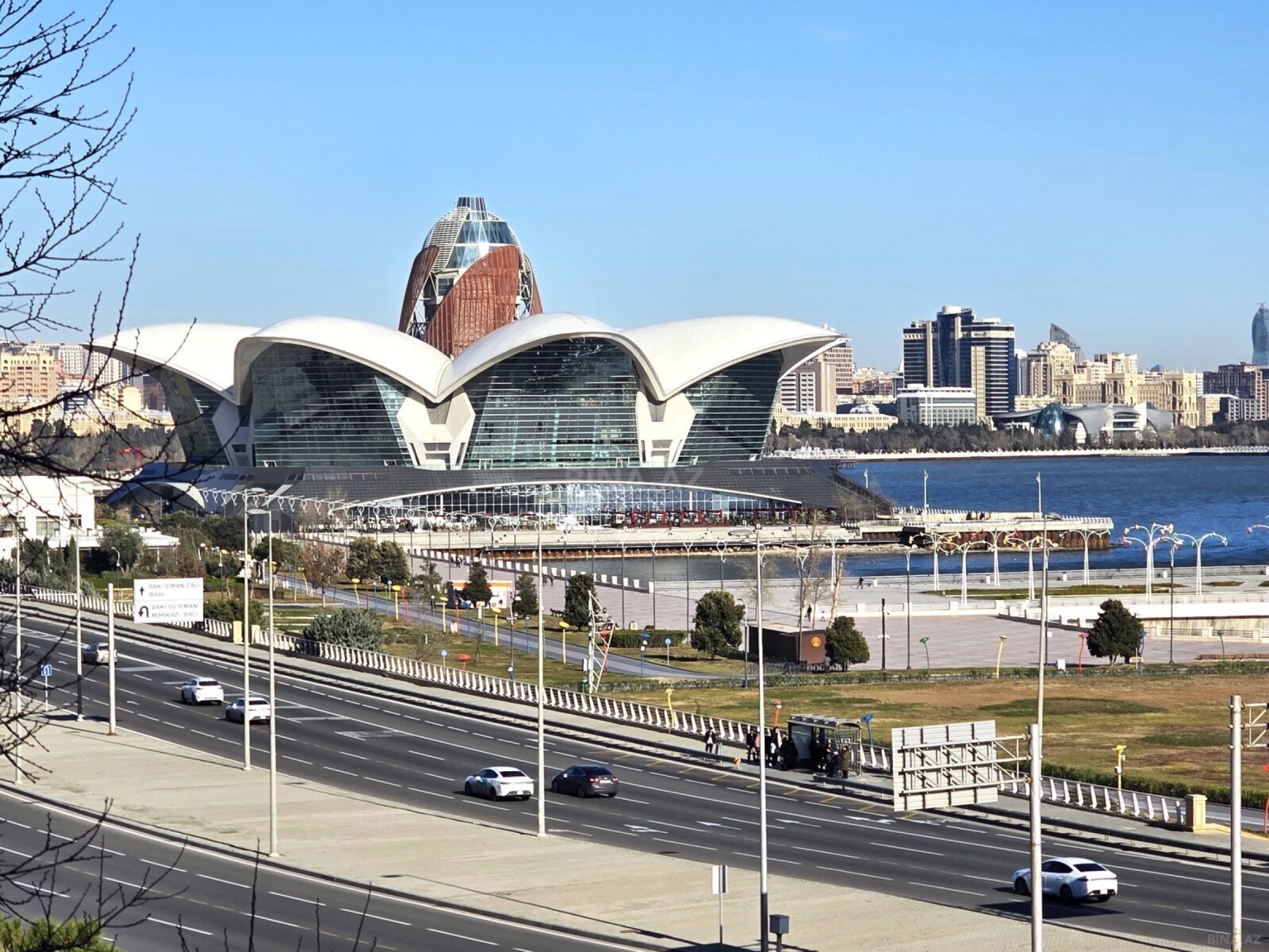 Satılır obyekt 432 m²