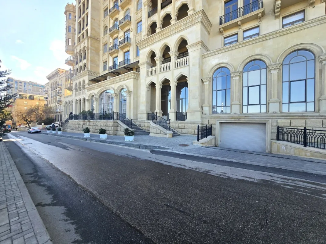 Satılır obyekt 432 m²