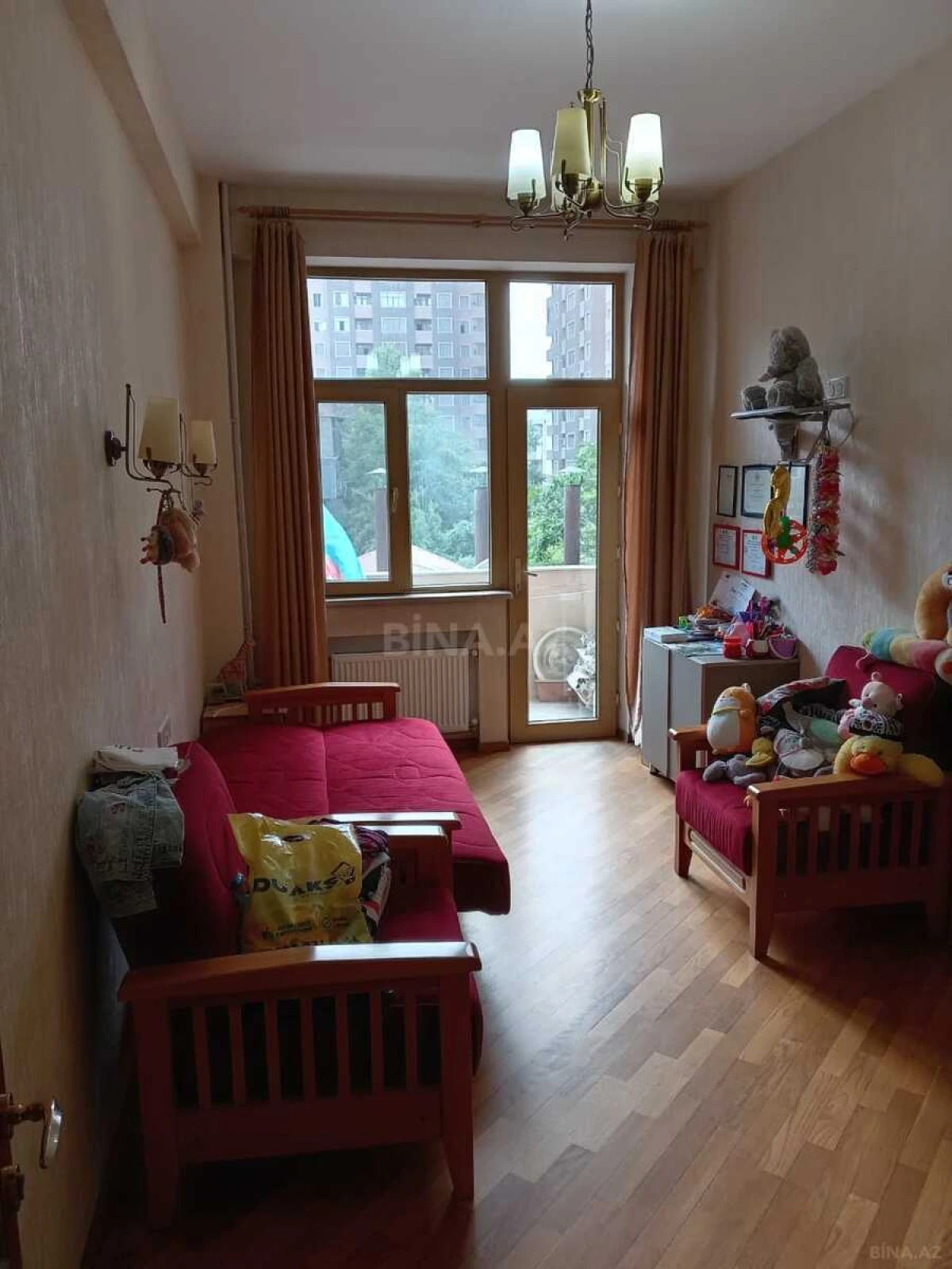 Satılır 4 otaqlı mənzil 155 m²