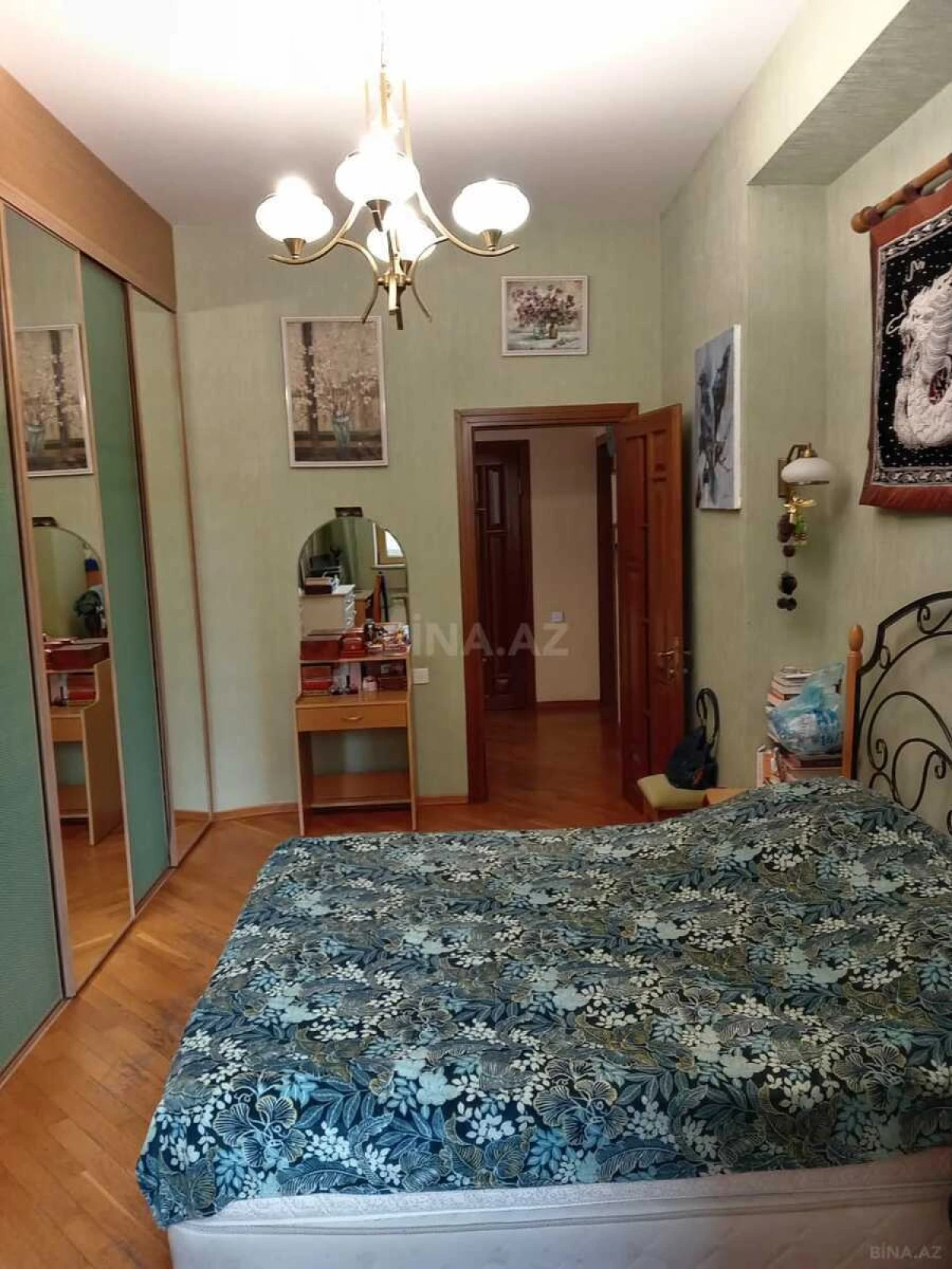 Satılır 4 otaqlı mənzil 155 m²