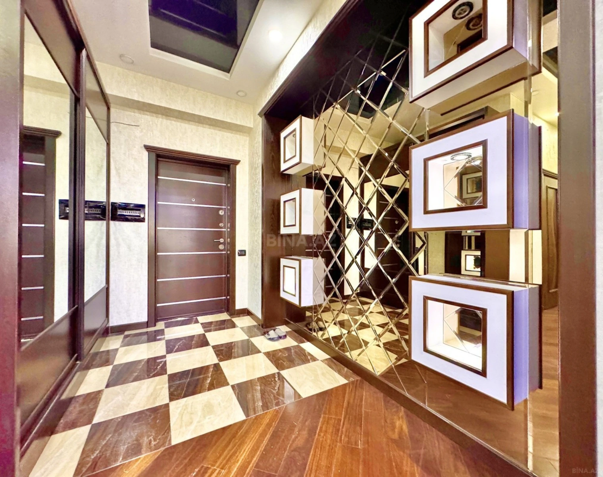 Satılır 3 otaqlı mənzil 136 m²