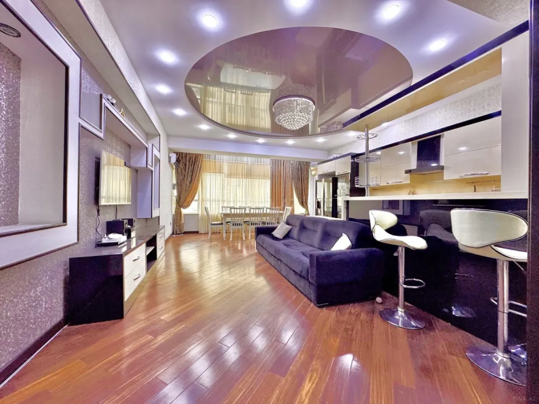 Satılır 3 otaqlı mənzil 136 m²