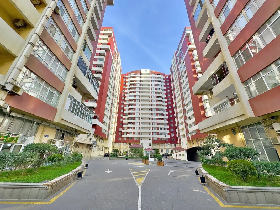 Satılır 3 otaqlı mənzil 136 m²