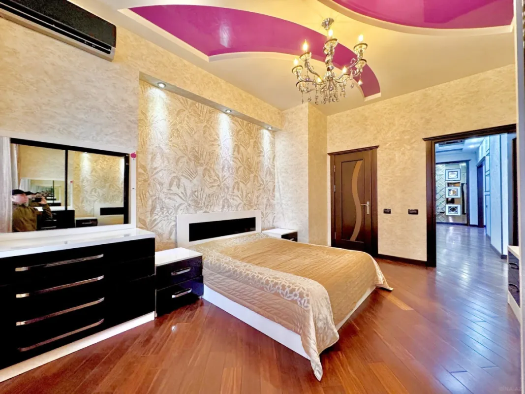 Satılır 3 otaqlı mənzil 136 m²