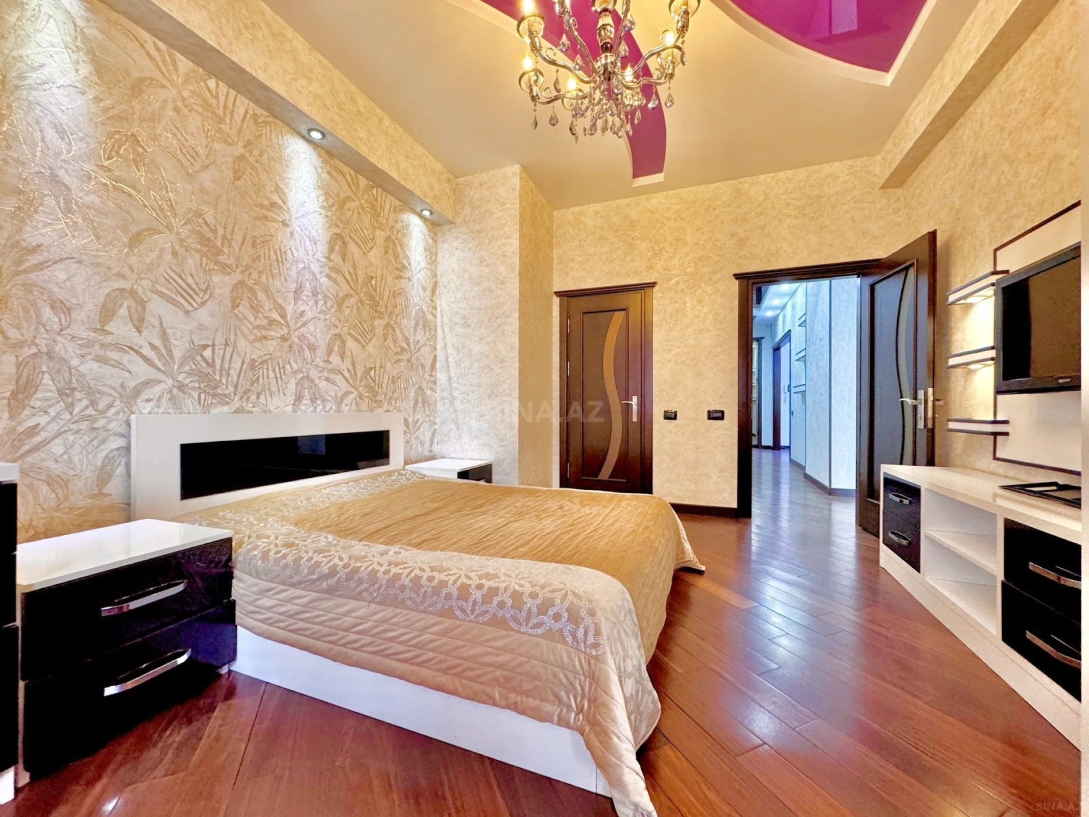 Satılır 3 otaqlı mənzil 136 m²