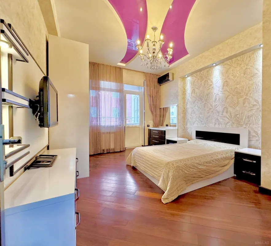 Satılır 3 otaqlı mənzil 136 m²