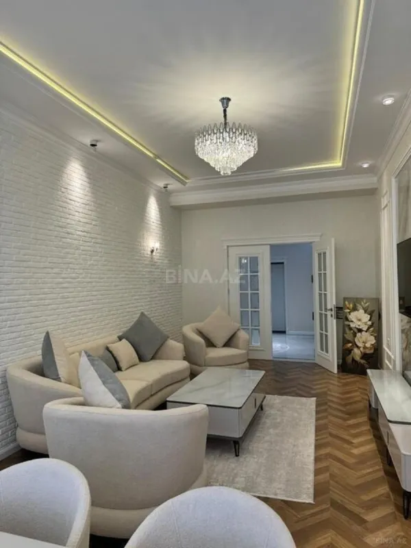 Kirayə verilir 2 otaqlı mənzil 75 m²